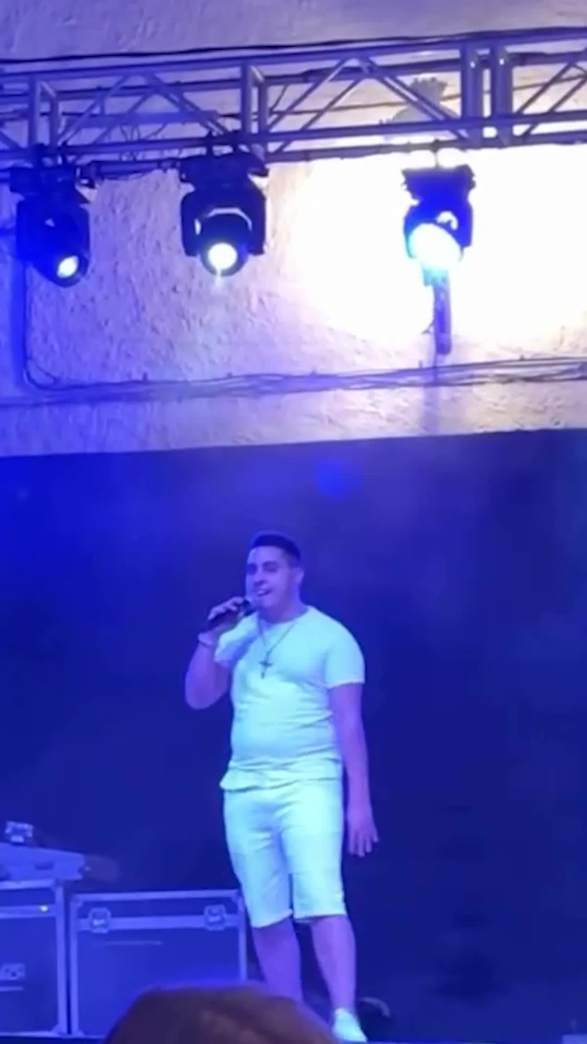 Reze Archena durante una actuación en escenario