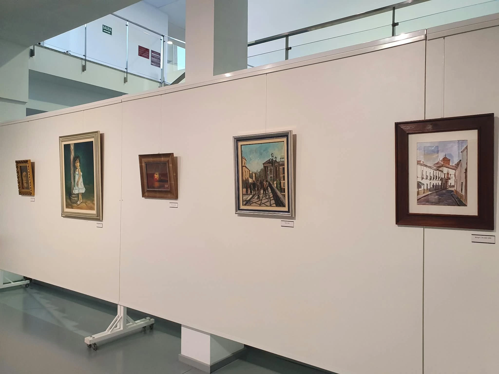 Obras de Ramón Rodríguez García expuestas en la Sala de Exposiciones del MUDEM