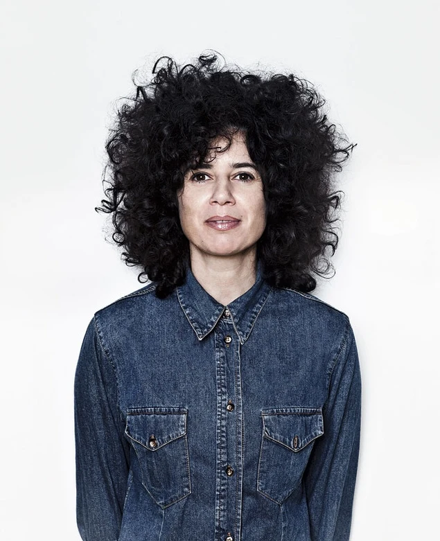 Sonia Navarro, artista premiada con el galardón +Woman Arte
