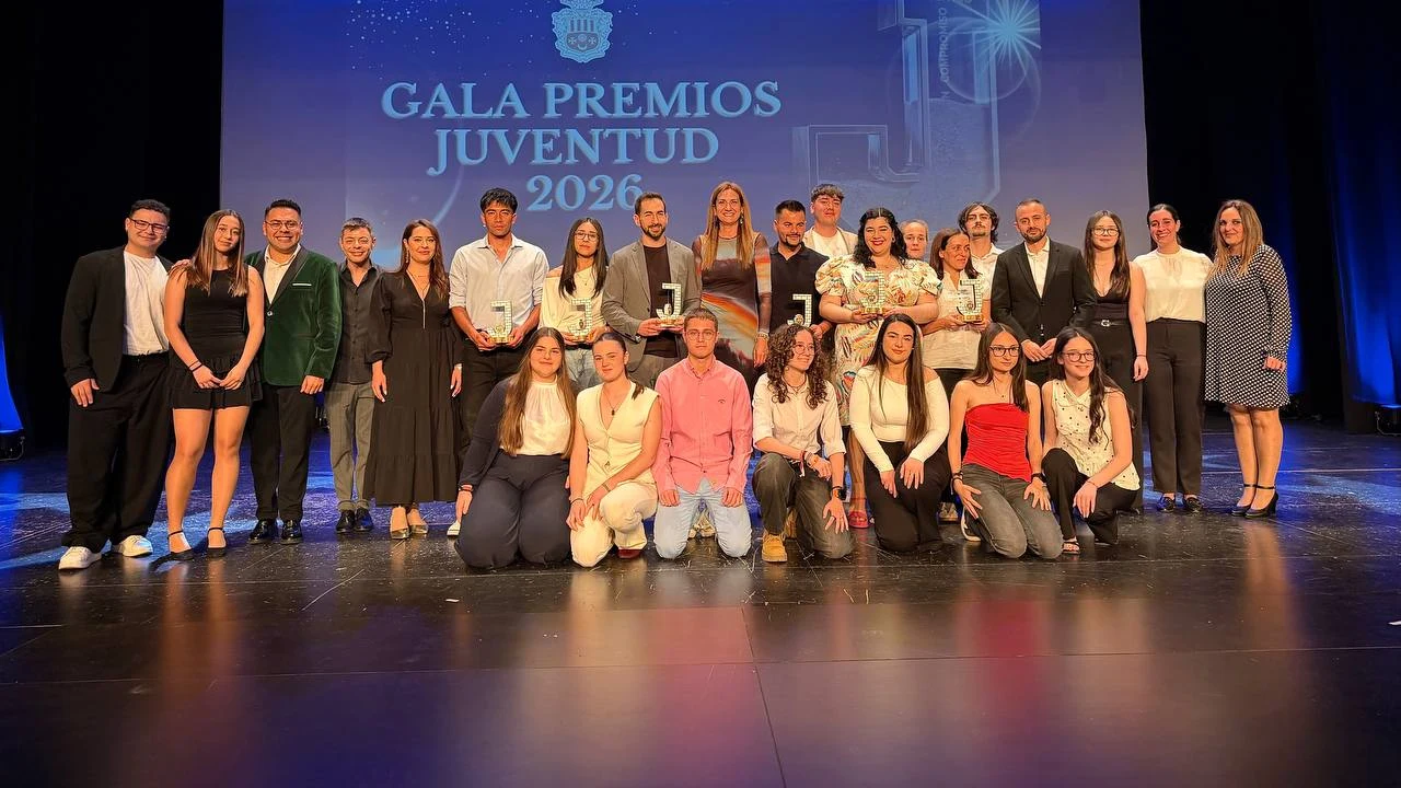 Premiados y autoridades en la Gala de la Juventud 2026 de Archena