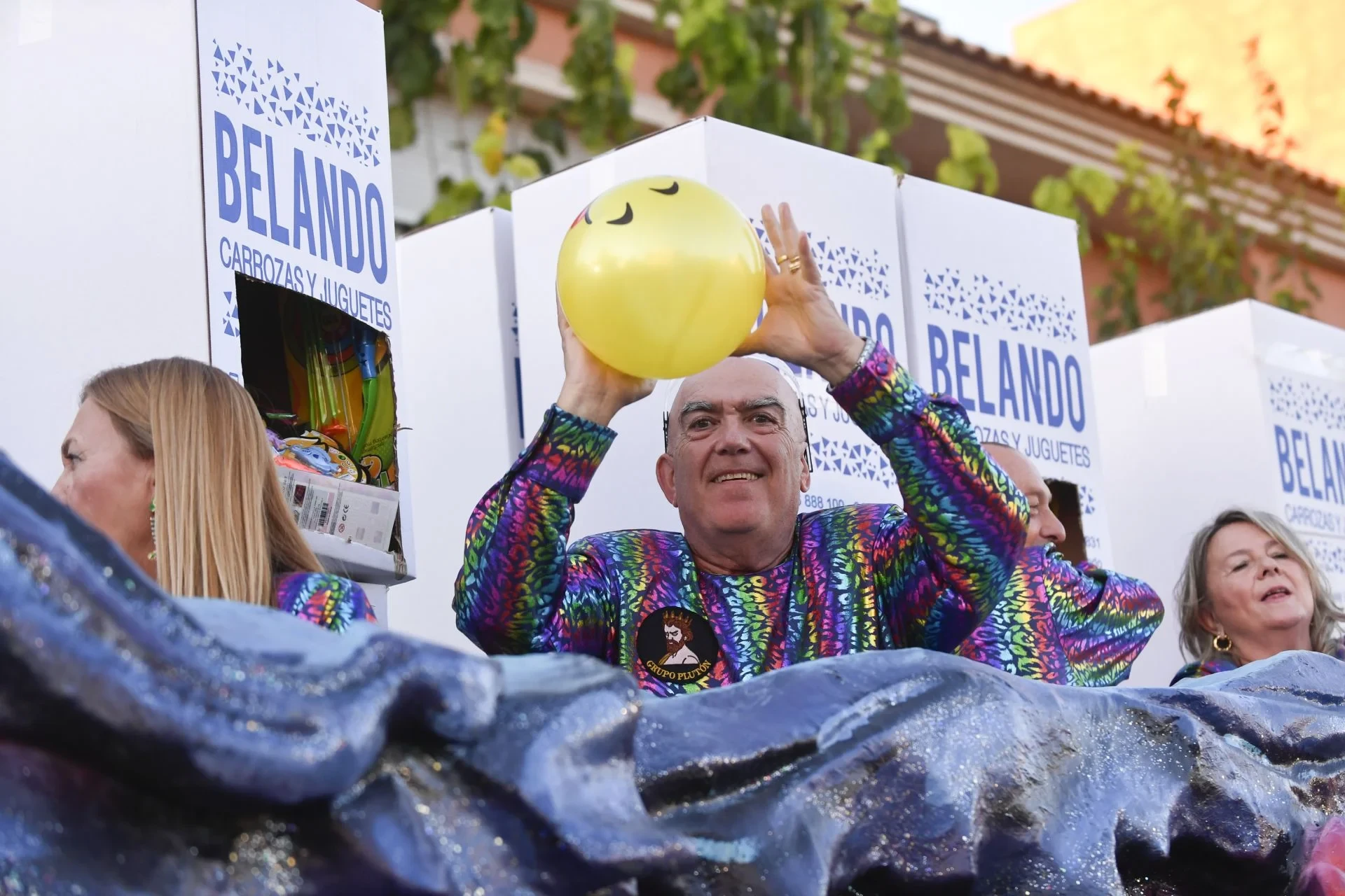 Molina llena sus calles: 25 peñas, 1.200 participantes y un desfile sin traca - foto 2